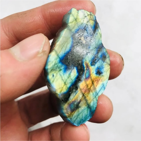 Wow! Amazing carved labradorite gemstone owl skull - Picture 5 of 6